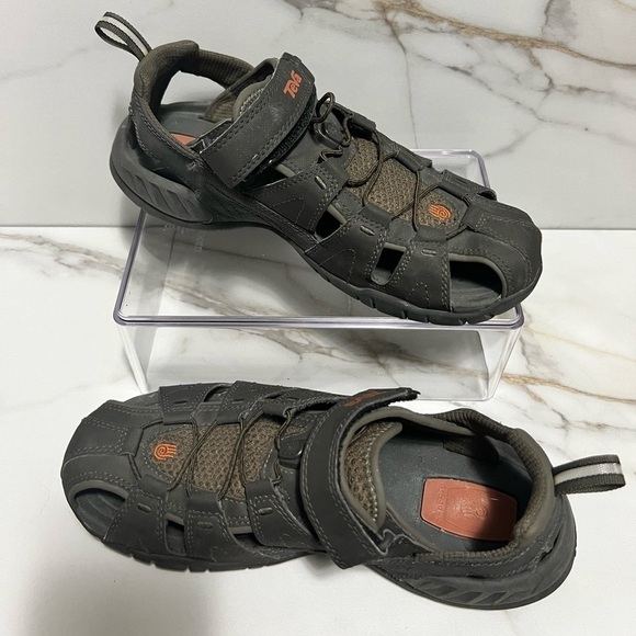 Reva Men’s Dozer‎ 4154 brownish grey closed toe hiking sandal. Size 7. - Picture 1 of 4